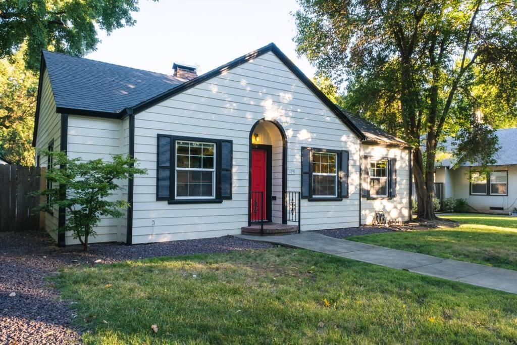 Lovely House Near Downtown, Home Away From Home! Chico Buitenkant foto